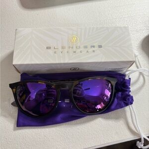 Blenders Eyeware Sahara Dust Matte Tortoise Polarized Sunglasses